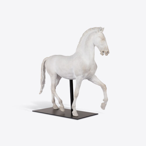 Horse sculpture statue